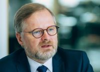Είκοσι χώρες αγοράζουν 500.000 οβίδες για την Ουκρανία