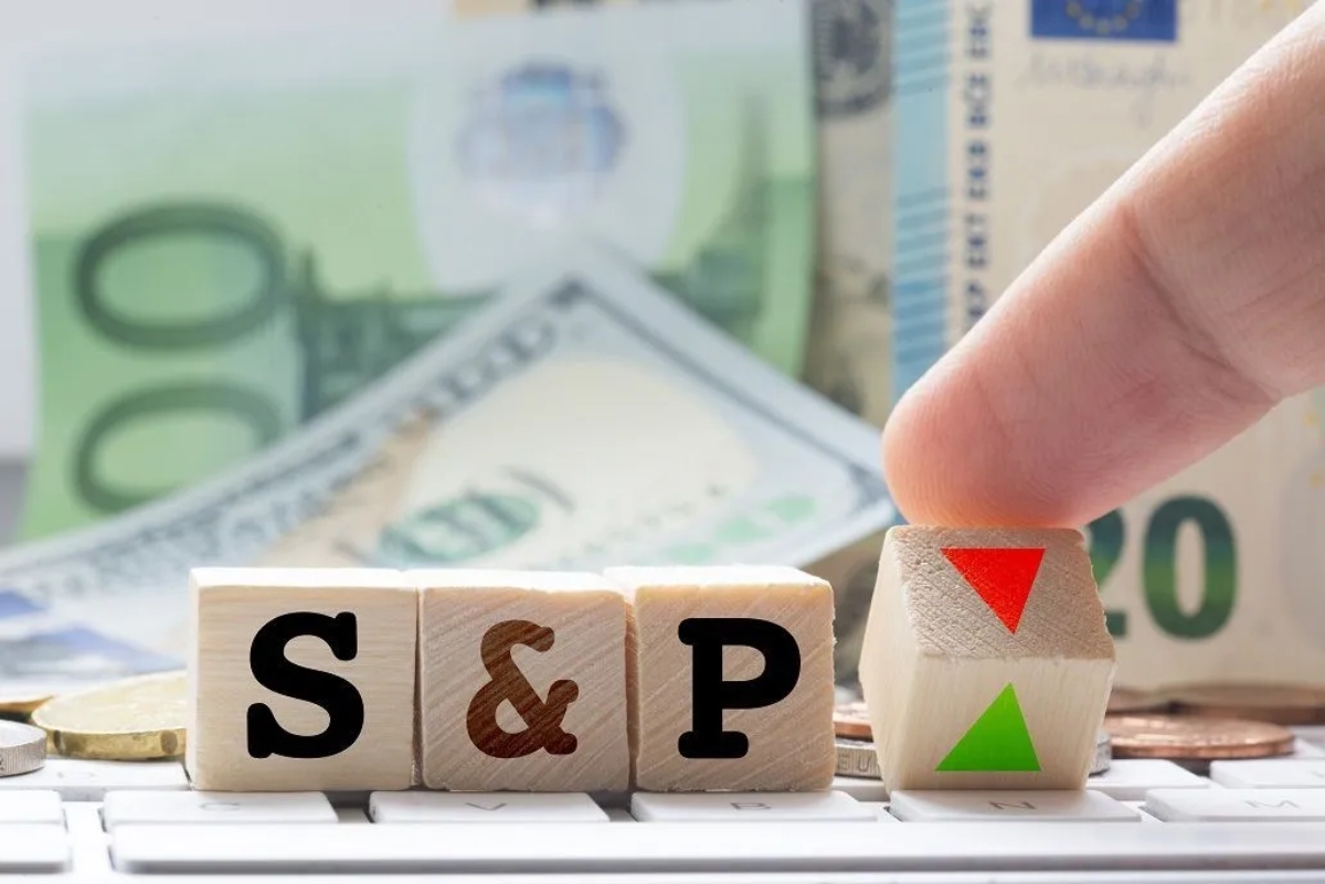 Το ΒΒΒ της S&P στο επίκεντρο της κριτικής του ΣΥΡΙΖΑ