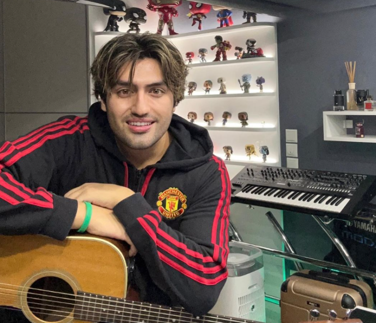 Δημήτρης Σχοινάς: Μου ανοίγονται πόρτες λόγω των γονιών μου