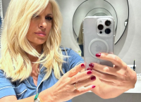 Ελένη Μενεγάκη: Έριξε το Instagram με τζιν σορτς και μαγιό