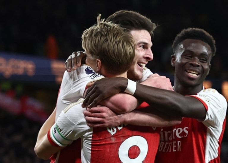 Arsenal: Κέρδισε τη Γουλβς και περιμένει τη Μάντσεστερ Σίτι