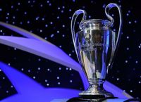 UEFA: Ξεκίνησε έρευνα για ναζιστικούς χαιρετισμούς και ρατσιστικές συμπεριφορές οπαδών της Μπαρτσελόνα