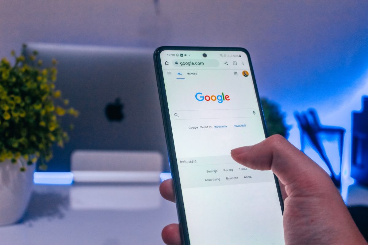 Η άγνωστη λειτουργία της Google που σου γλιτώνει λεφτά -Πώς θα τη χρησιμοποιήσεις