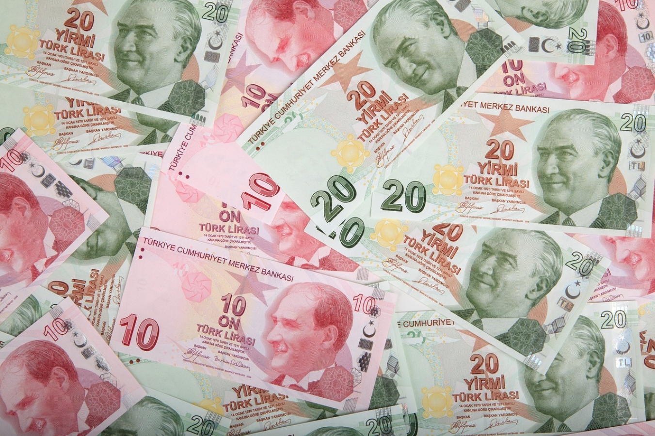 Η υποτίμηση της λίρας προβληματίζει τον τουρκικό λαό