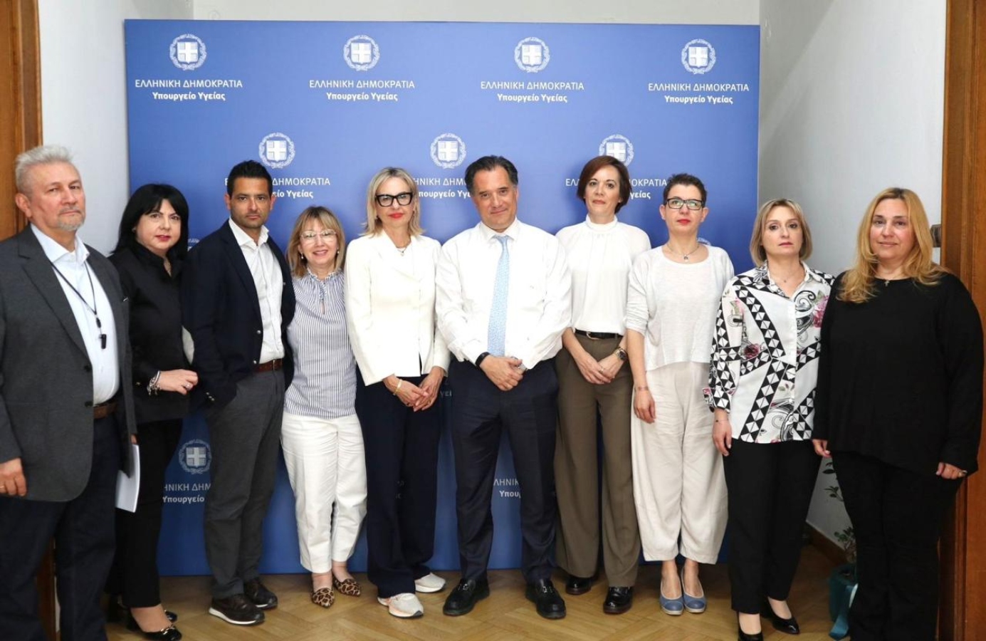 Άδωνις: Δεσμεύσεις έναντι των εκπροσώπων των Διαγνωστικών Εργαστηρίων
