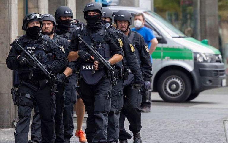 Υποψίες σε βάρος 400 και πλέον αστυνομικών στην Γερμανία για εξτρεμιστική ιδεολογία