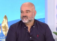 Δίκη Κωστόπουλου: «Με έπιασε σεξουαλικά και είπε ότι ήταν πατρικό χάδι» [vid]