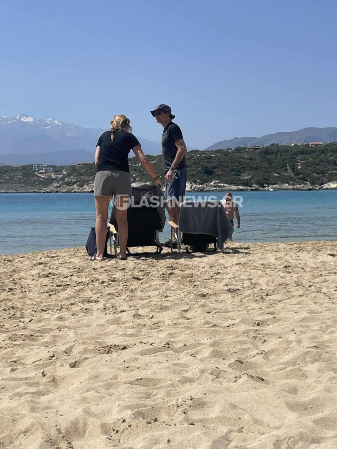 Κυριάκος Μητσοτάκης: Στο Μαράθι για ανοιξιάτικο μπάνιο ο πρωθυπουργός [pics]