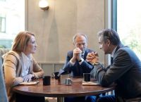 Οι ευρωεκλογές στην ατζέντα των επαφών Μητσοτάκη με Μέτσολα και Τουσκ