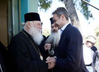 Μητσοτάκης στον Ιερώνυμο: H συνεργασία μας θεσμικά ήταν, είναι και παραμένει στενή