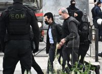 Κολωνός: Στη φυλακή Μίχος και «Μιχάλης» για τον βιασμό της 12χρονης -Ελεύθερη η μητέρα και άλλοι 17