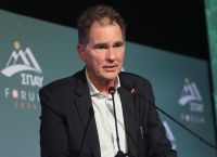 Νίκος Παπανδρέου: Υποχρέωση της Πολιτείας να προστατεύει κάθε γυναίκα που προστρέχει για βοήθεια