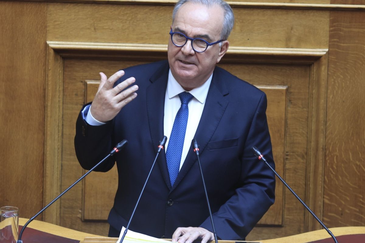 Παπαθανάσης: Έρχεται τον Ιούλιο νέο voucher για γρήγορο ίντερνετ στα σπίτια
