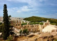 Με 28,5 δισ. ενίσχυσε την ελληνική οικονομία ο τουρισμός το 2023