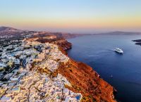 Sun: Αυτό το εκπληκτικό ελληνικό νησί αναδείχθηκε ως το οικονομικότερο μέρος για διακοπές
