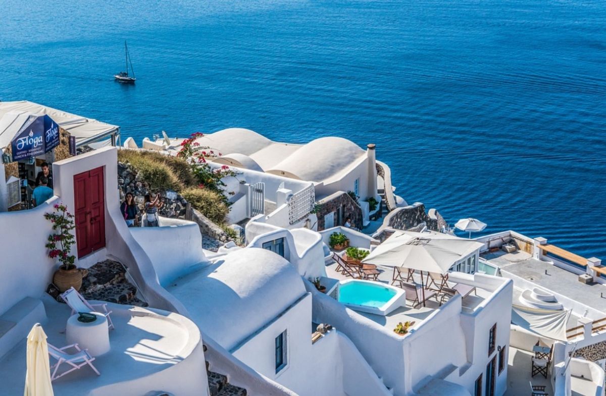 Περίπου 80.000 έκαναν διακοπές τον Ιούνιο με voucher κοινωνικού τουρισμού της ΔΥΠΑ