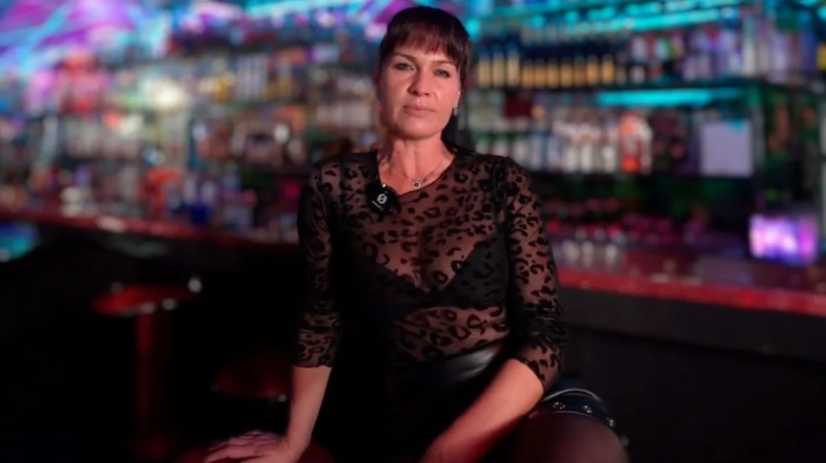 Scorpios Bar: Απέλυσαν τη γυναίκα που έγινε viral στο TikTok με το «Σκορπιός, είναι για σένα, παμ»