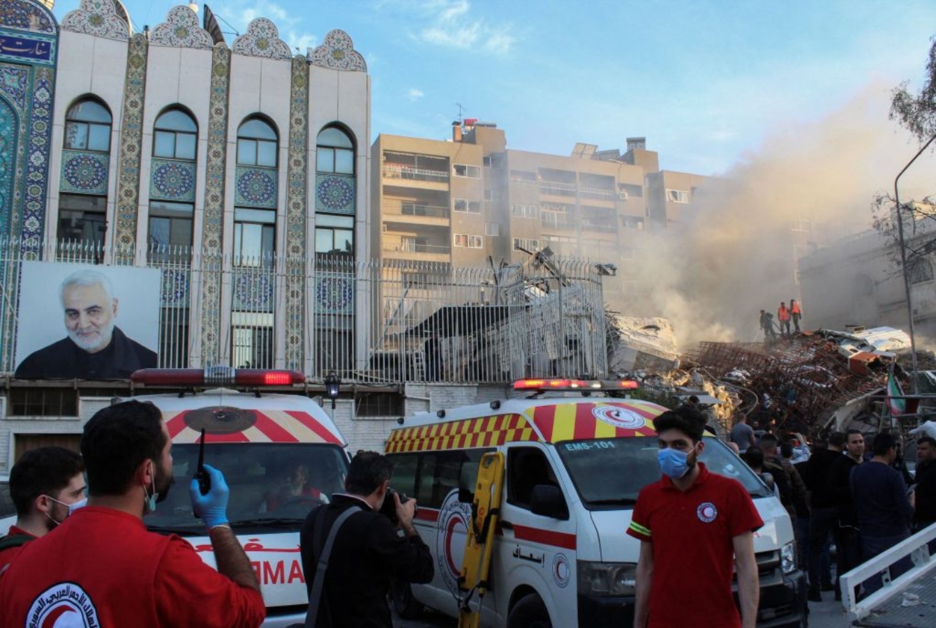 Το Ιράν απειλεί με αντίποινα μετά την ισραηλινή επίθεση κατά της πρεσβείας στη Δαμασκό