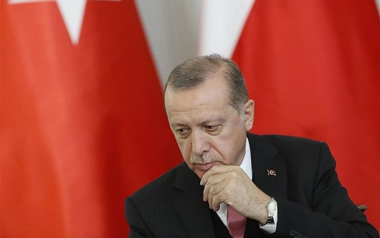 Bloomberg: Οι πέντε αιτίες που οδήγησαν σε συντριπτική ήττα τον Ερντογάν