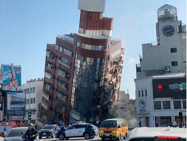 Τρόμος στην Ταϊβάν από τα 7,4 ρίχτερ: 9 νεκροί και σχεδόν 1.000 τραυματίες – Πάνω από 70 παγιδευμένοι