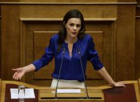 Αχτσιόγλου κατά Παπανώτα: Οι απόψεις του ”βρίθουν σεξισμό,άγνοια κοινωνικής πραγματικότητας, μισογυνισμό”