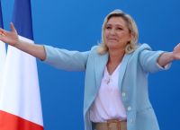 Η γαλλική Ακροδεξιά προς άγραν ψηφοφόρων