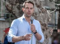 Κασσελάκης: Δεν είμαστε πιασμένοι από κανέναν
