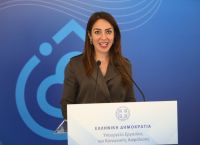 Είναι ρεαλιστικός ο στόχος του μέσου μισθού στα 1.300 ευρώ;