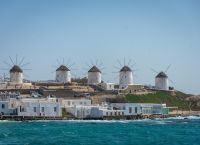 Μύκονος: Τρεις συνέταιροι, γνωστός καλλιτέχνης ο ένας εκ των τριών “ξέχασαν” να δηλώσουν ποσά μαμούθ