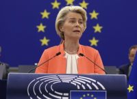 Η φον ντερ Λάιεν στη σκληρή Δεξιά της Ευρώπης