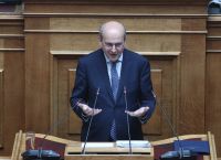 Υπ. Οικονομικών: Τσουχτερά πρόστιμα σε όσους κλείνουν τις παραλίες