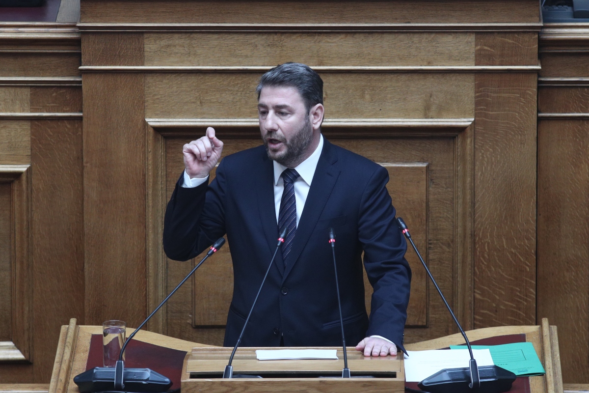 Το ΠΑΣΟΚ μεταξύ θεσμικής αντιπολίτευσης και hard rock ρητορικής