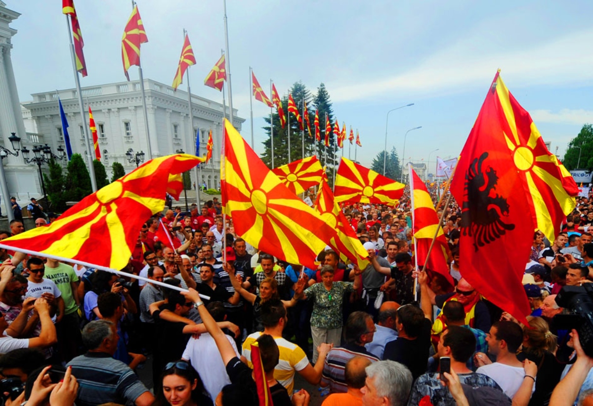 Β. Μακεδονία: Σήμερα οι εκλογές που ανησυχούν την Ελλάδα