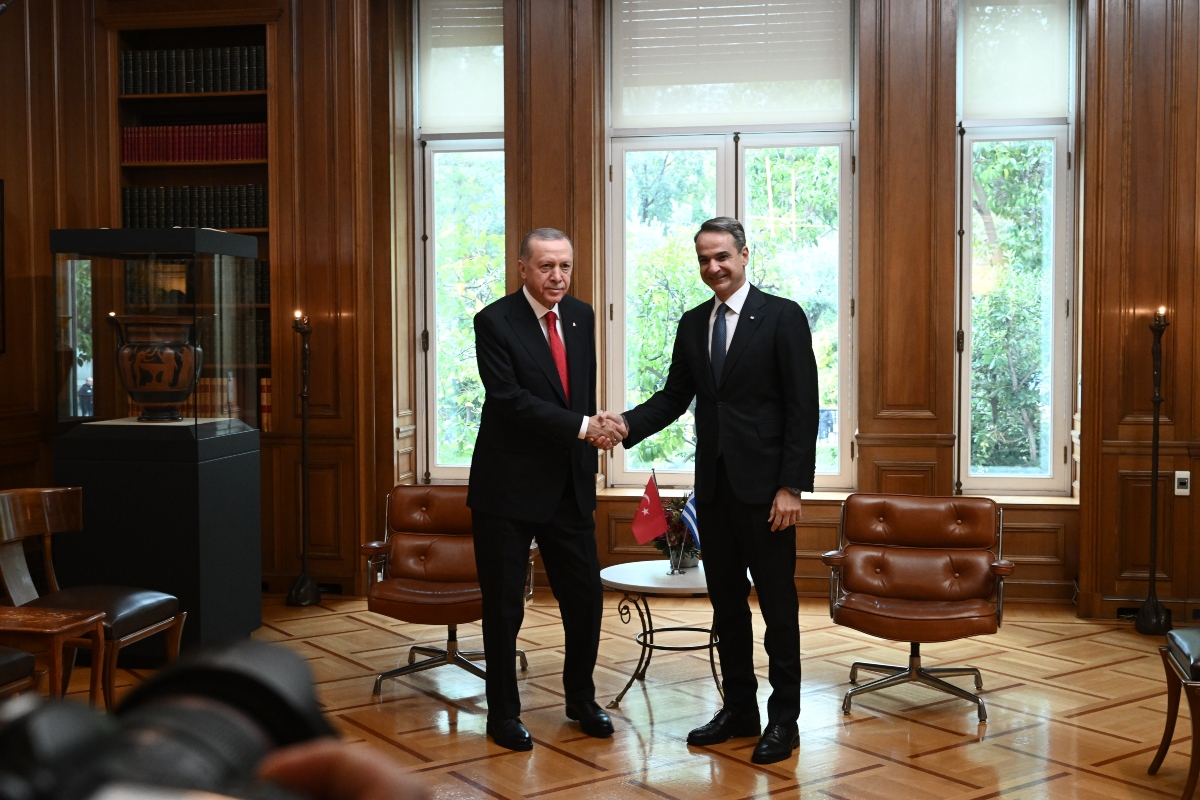 Λεπτές ισορροπίες στο ραντεβού Μητσοτάκη – Ερντογάν