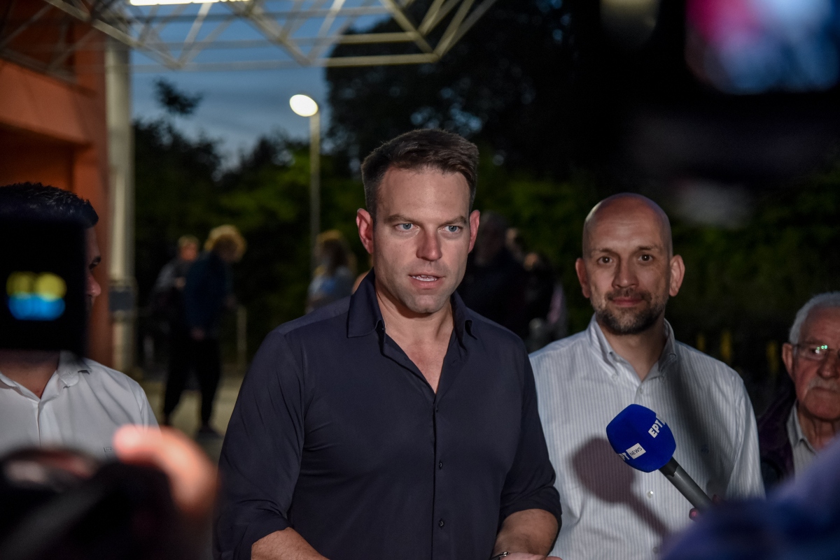 Κασσελάκης: Άγνωστοι διέρρηξαν τα γραφεία του ΣΥΡΙΖΑ στην Καλλιθέα  – Δε φοβάμαι