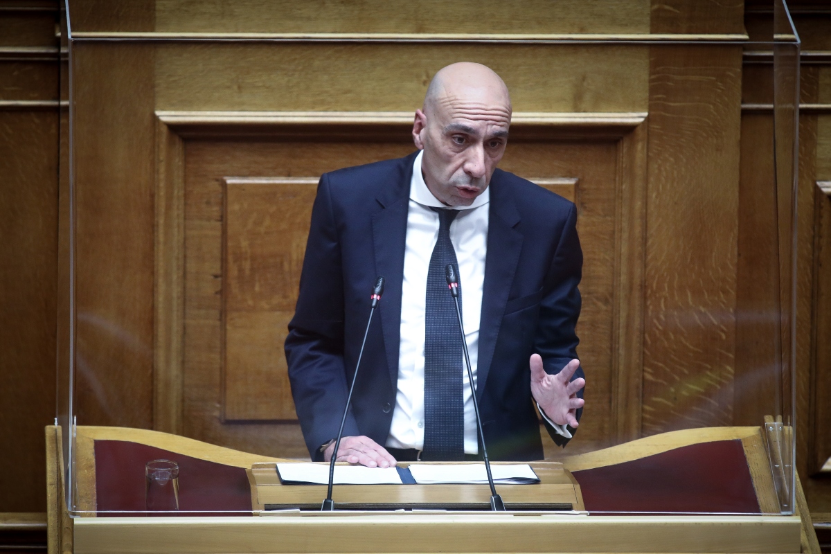 Ο Μητσοτάκης στηρίζει τον Μπρατάκο για το ΕΒΕΑ