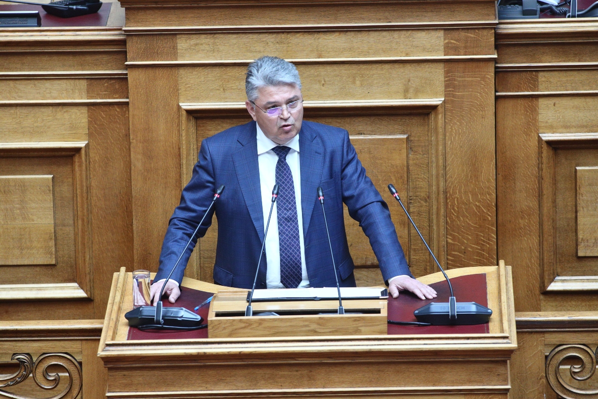 Λάδι στη φωτιά του “Ιερού Πολέμου”