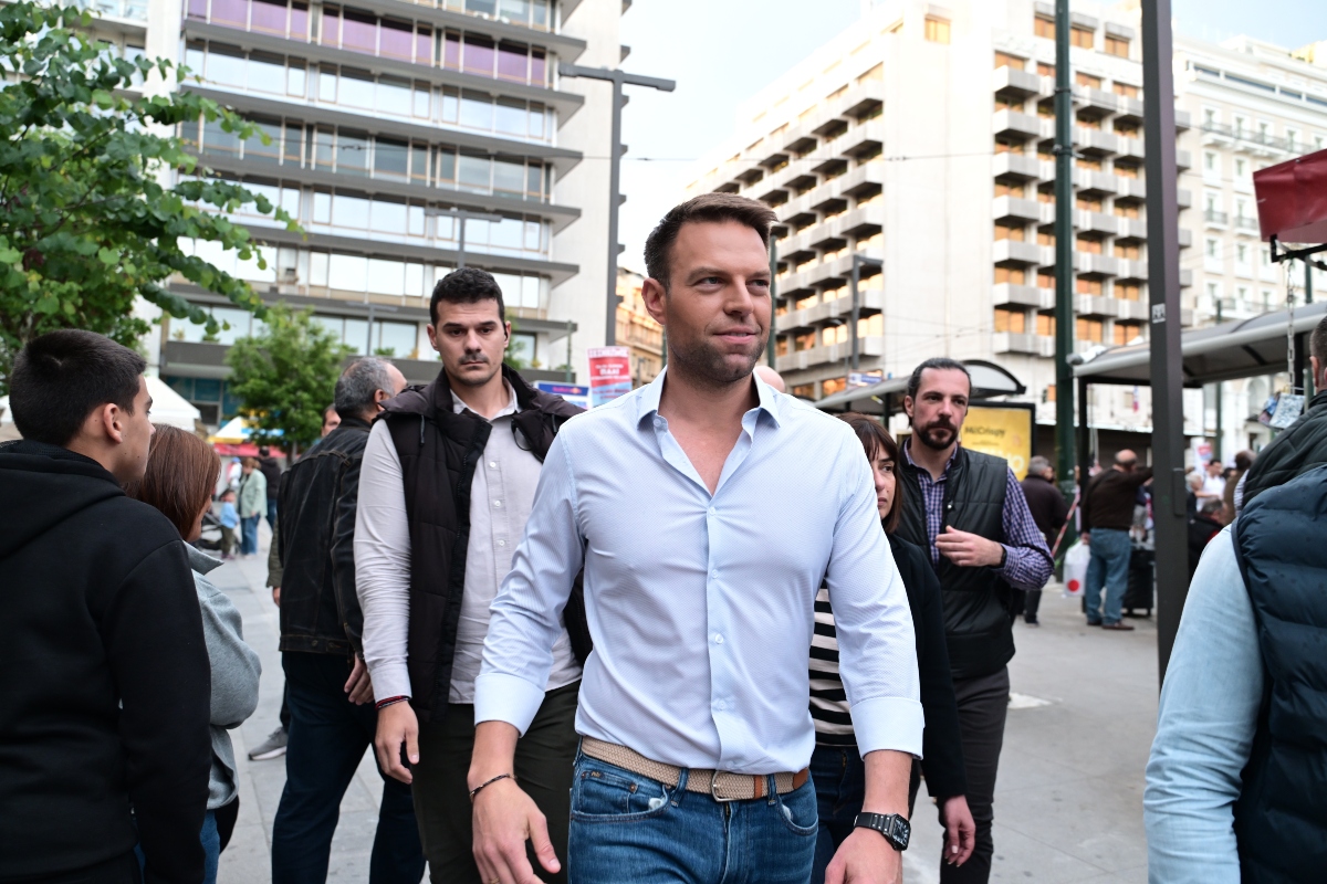 Με το βλέμμα στα αριστερά το ταξίδι Κασσελάκη στη Δ. Όχθη