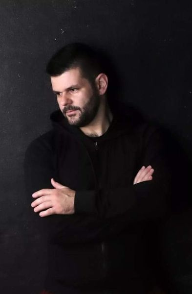 33′ με τον πολυπράγμωνα Λαρισαίο καλλιτέχνη Χρίστο Χαλικιά