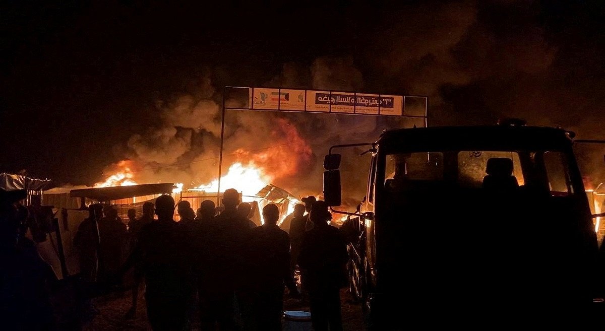 Εικόνες σοκ στη Ράφα: Νέο σφυροκόπημα από το Ισραήλ – Συνεδριάζει το Συμβούλιο Ασφάλειας στον ΟΗΕ