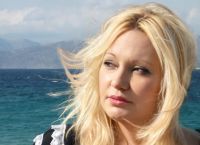 Καίτη Φίνου: «Σάπισαν τα δόντια μου, έφυγαν νύχια και μαλλιά» [vid]