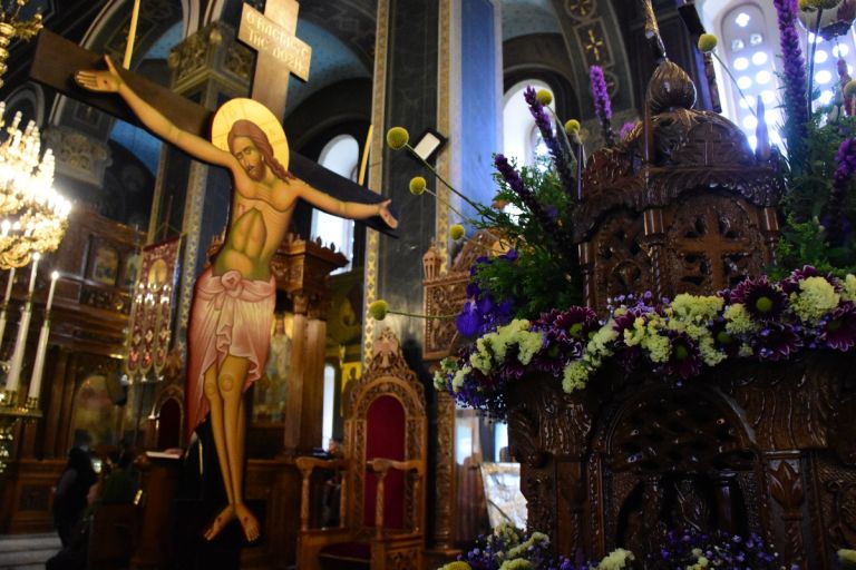Επιτάφιος: Τι ώρα βγαίνει την Μεγάλη Παρασκευή [vid]