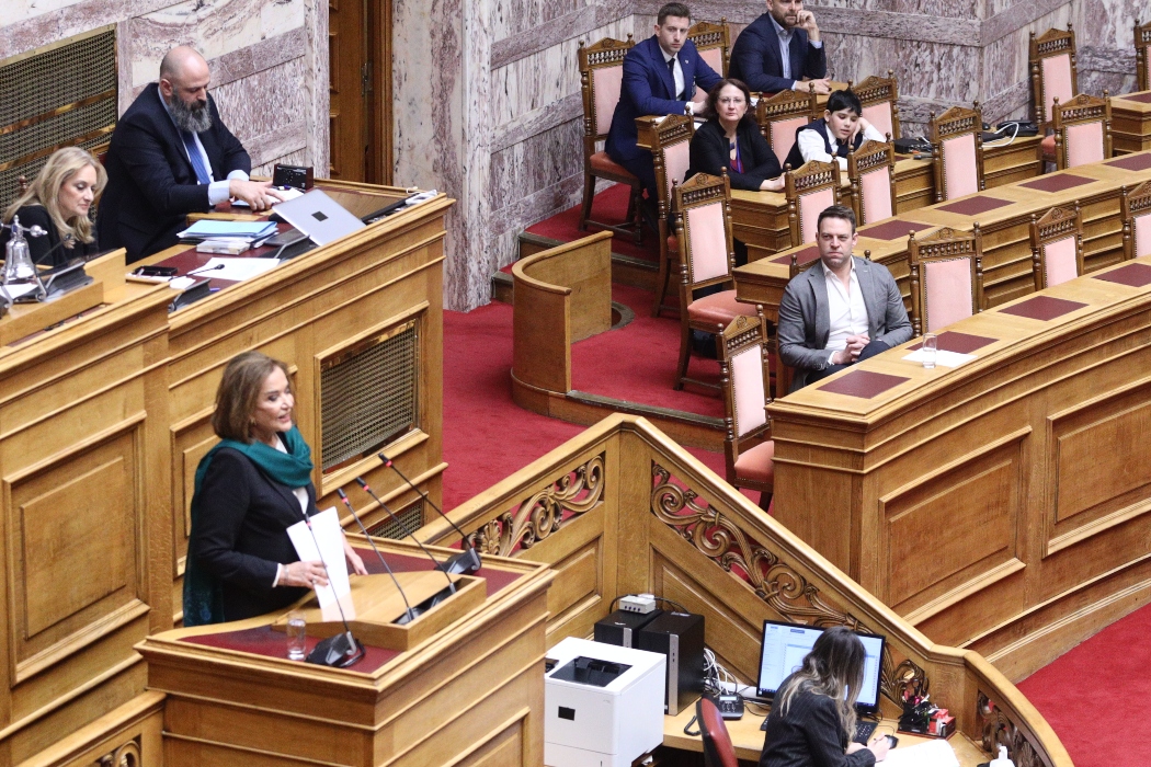 Κόντρα Ντόρας Μπακογιάννη – ΣΥΡΙΖΑ για τη Βόρεια Μακεδονία: «Εμείς δεν είμαστε ρεμπεσκέδες»