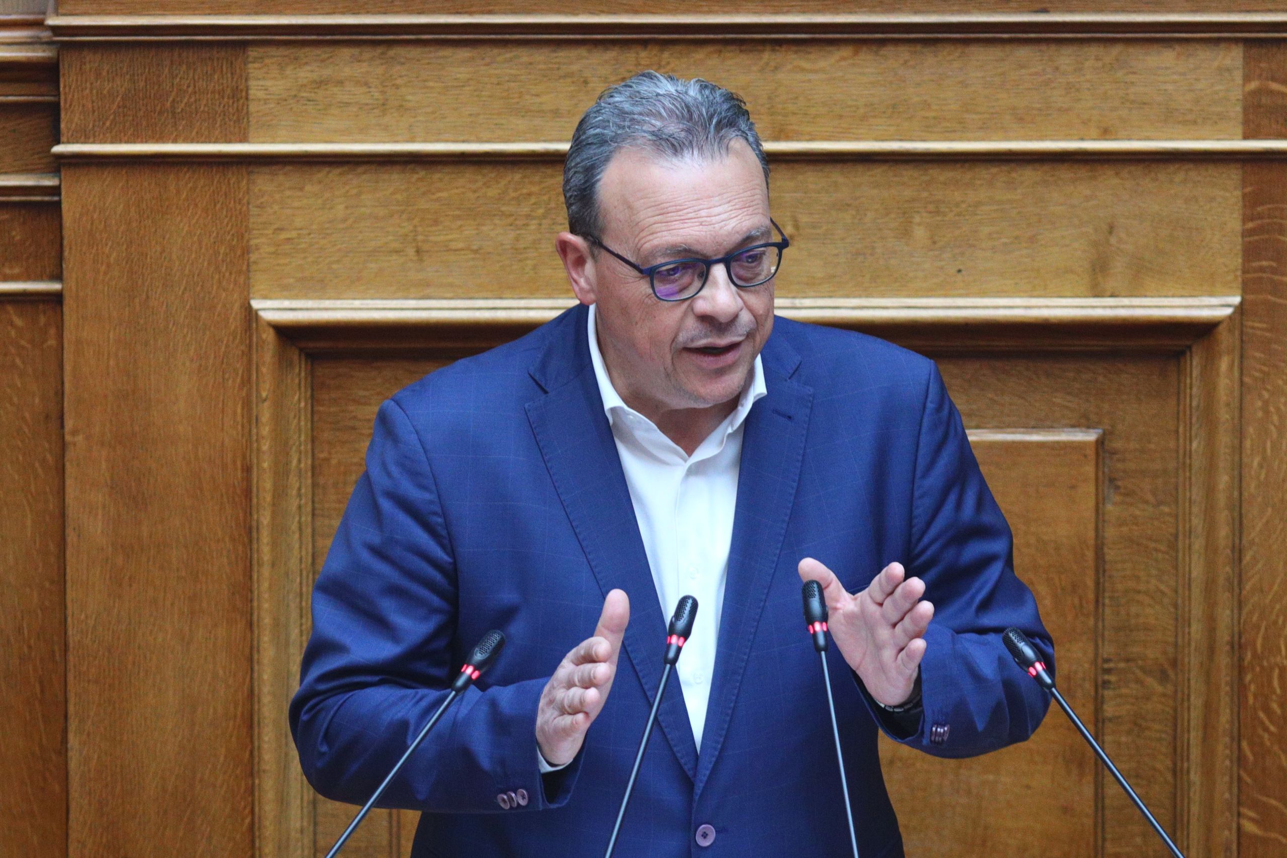 Φάμελλος: Η κυβέρνηση υποβαθμίζει την Δικαιοσύνη και τη δημοκρατία