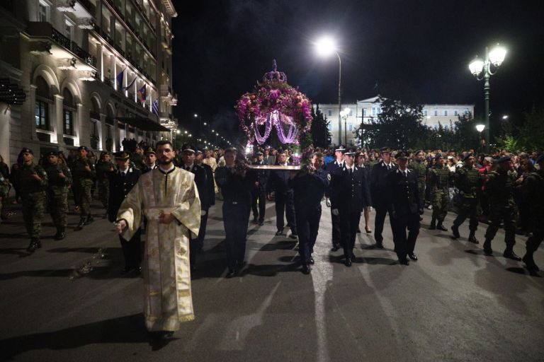 Orthodox mark Good Friday with solemn bier processions