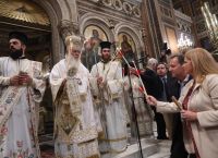 Χριστός Ανέστη: Με λαμπρότητα γιορτάστηκε η Ανάσταση [vid]