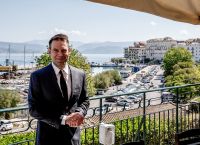 Στέφανος Κασσελάκης: «Δε φοβάμαι, δε σταματώ» – Η απάντηση στο απειλητικό μήνυμα για σφαίρα που δέχτηκε
