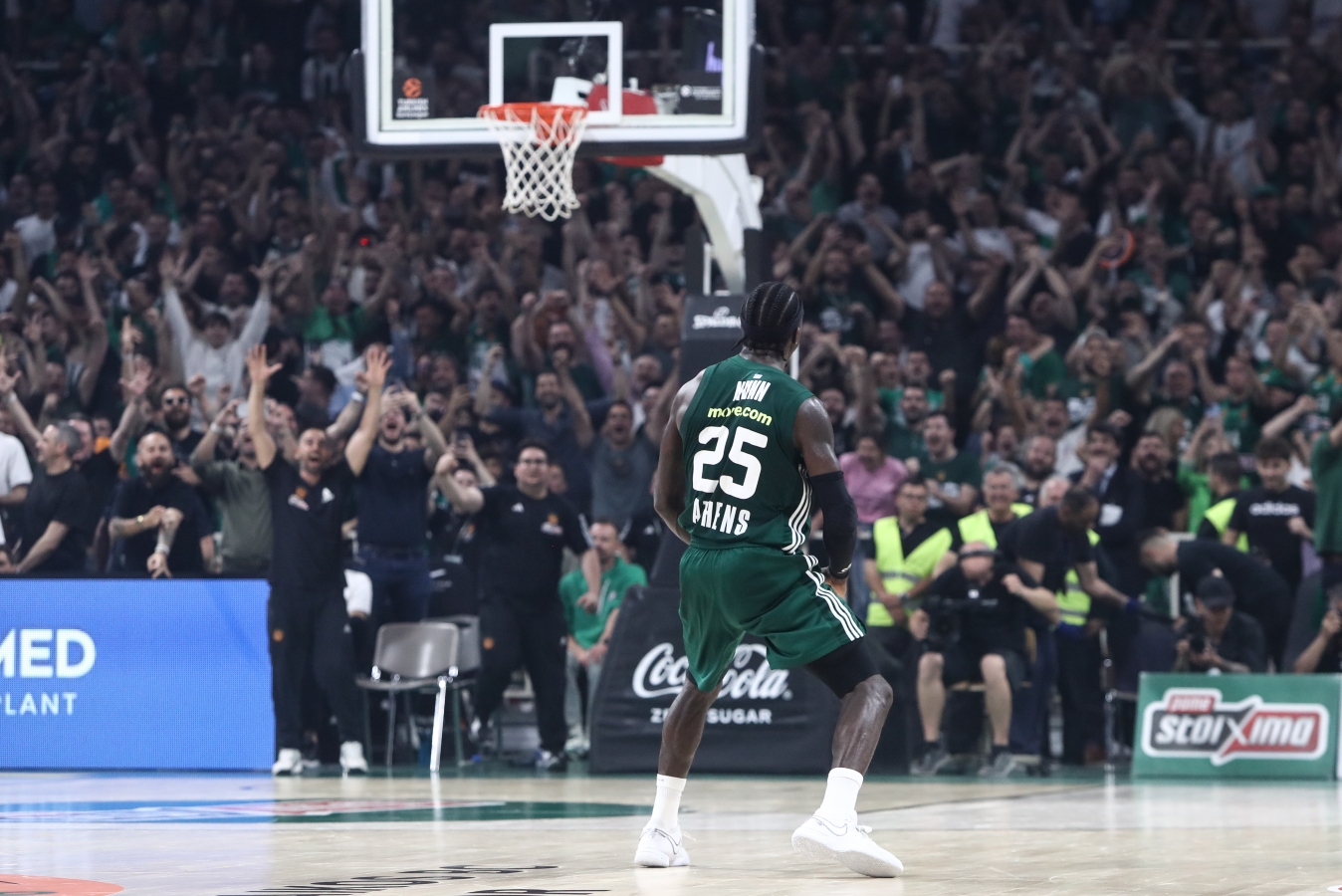 Panathinaikos beats Maccabi to reach the Final Four
