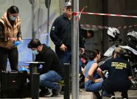Βύρωνας: Οδηγός μηχανής γάζωσε αυτοκίνητο με δυο άτομα, ένας νεκρός και μια τραυματίας