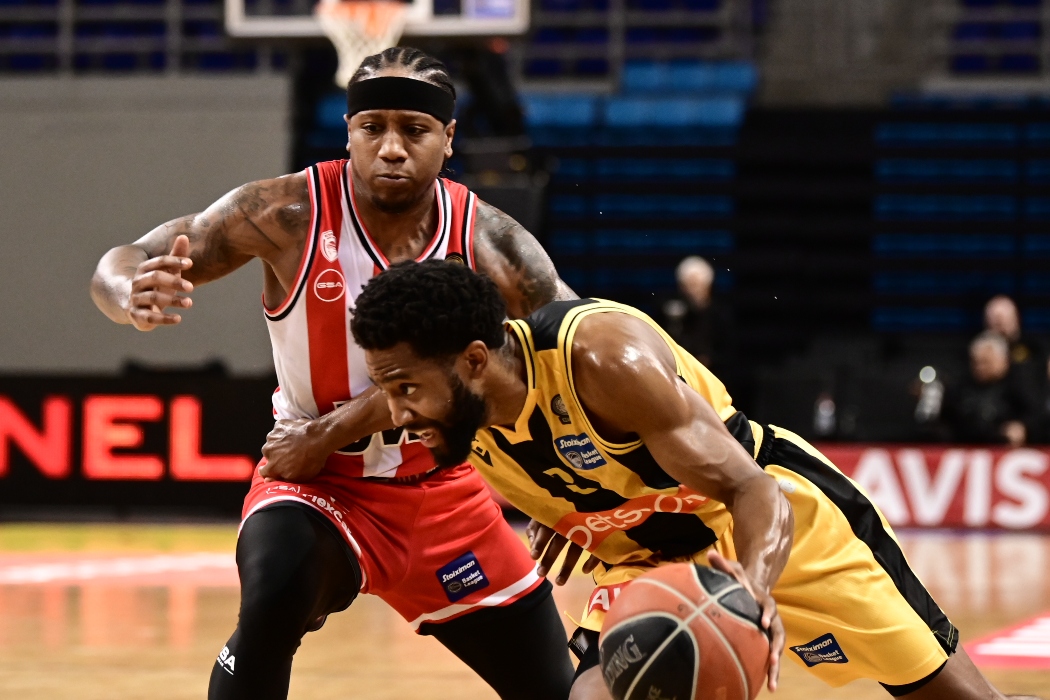 ΑΕΚ – Ολυμπιακός: Πρόκριση στα ημιτελικά της Basket League για τους ερυθρόλευκους [68-100]